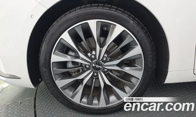 Kia K8 — Фото автомобиля 5