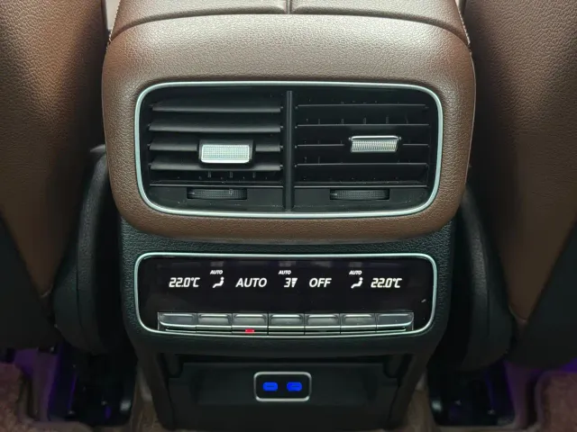 Mercedes-Benz GLS-Class — Фото автомобиля 12