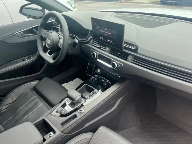 Audi A4L — Фото автомобиля 24