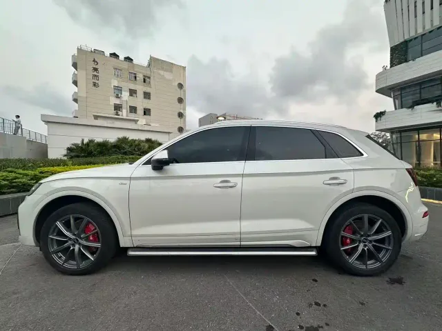 Audi Q5L — Фото автомобиля 3