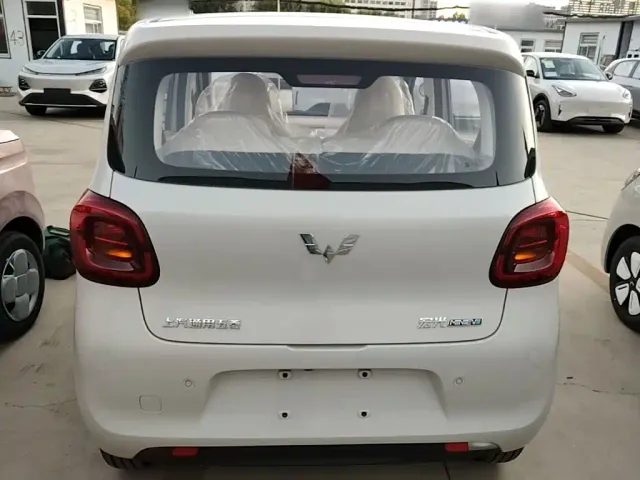 Wuling Hongguang Mini EV — Фото автомобиля 5