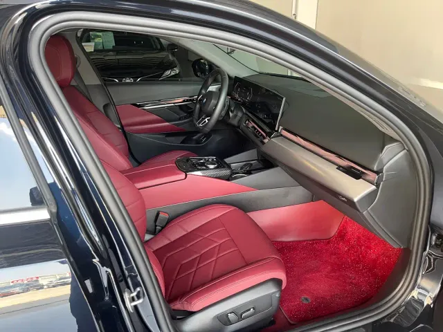 BMW 5 Series — Фото автомобиля 26