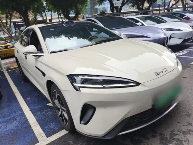 BYD Seal 07 DM-i — Фото автомобиля 3
