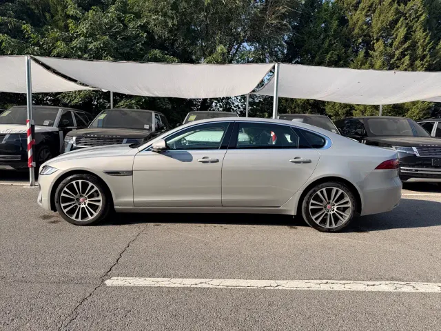 Jaguar XFL — Фото автомобиля 2
