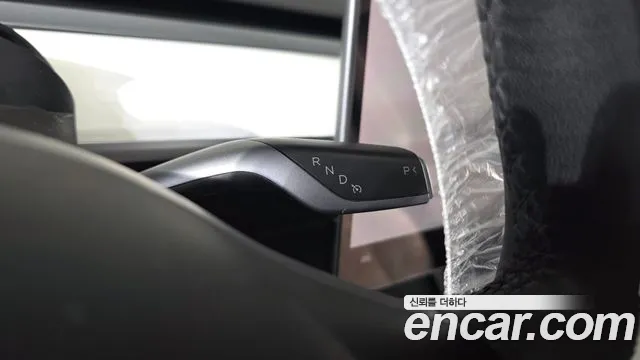 Tesla Model Y — Фото автомобиля 12