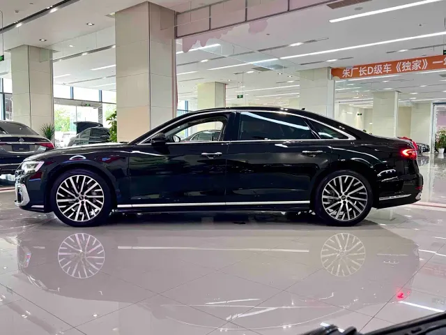 Audi A8 — Фото автомобиля 3