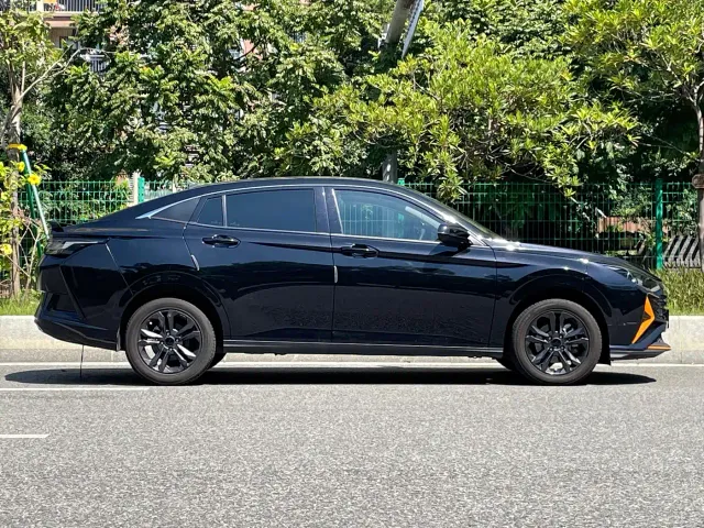 Dongfeng Yixuan — Фото автомобиля 3
