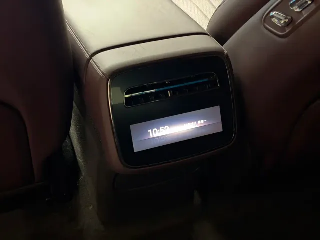 Denza Z9GT — Фото автомобиля 11