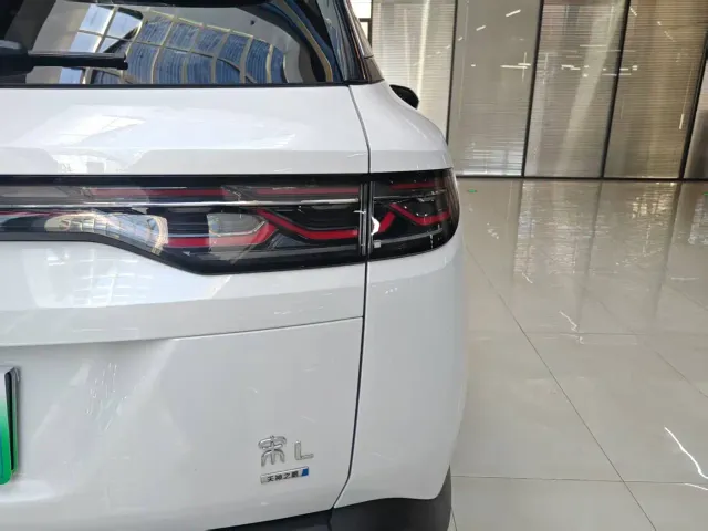 BYD Song L DM-i — Фото автомобиля 25