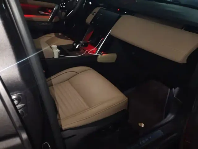 Land Rover Discovery Sport — Фото автомобиля 8