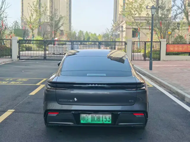 Geely Galaxy E8 — Фото автомобиля 8