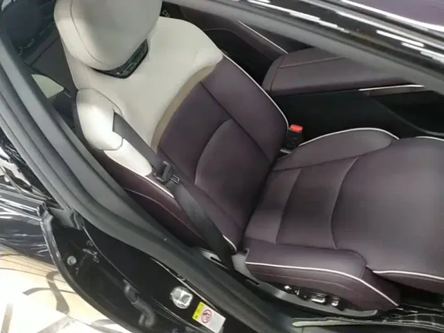 Mazda EZ-60 — Фото автомобиля 24