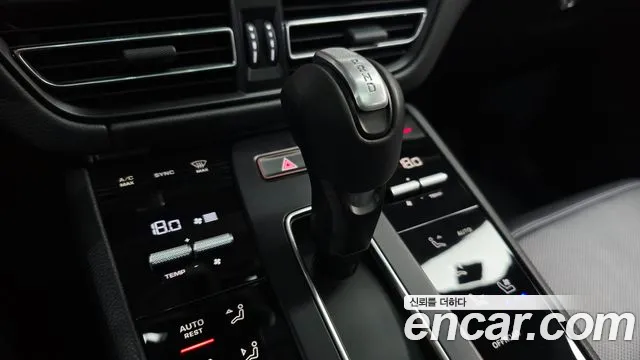 Porsche Macan — Фото автомобиля 7
