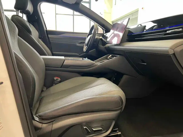 BYD Qin L — Фото автомобиля 9
