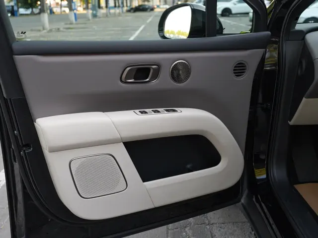 Li Auto i6 — Фото автомобиля 17