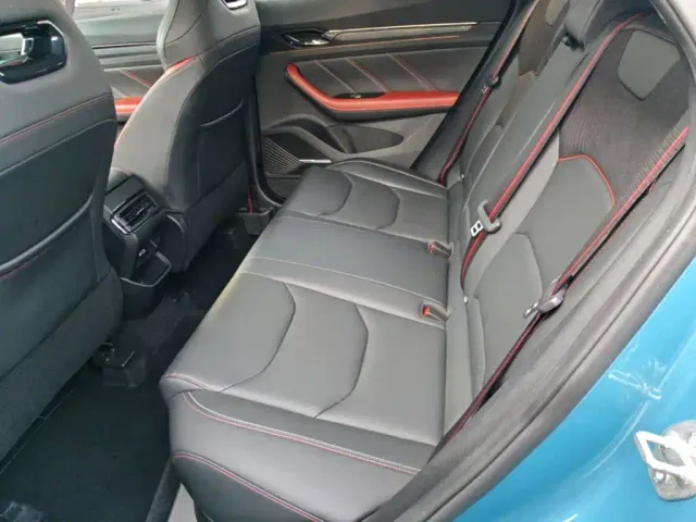 Geely Emgrand S — Фото автомобиля 16