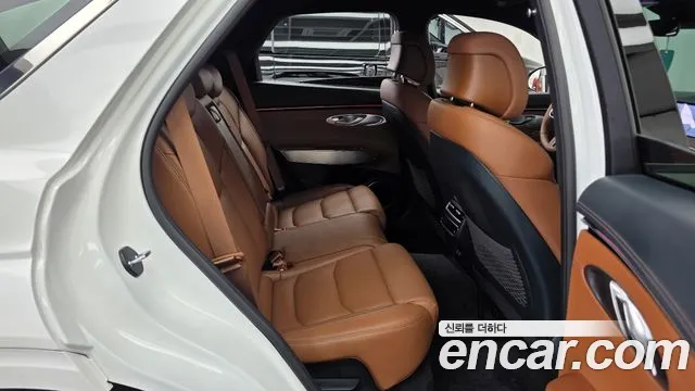 Genesis GV70 — Фото автомобиля 12