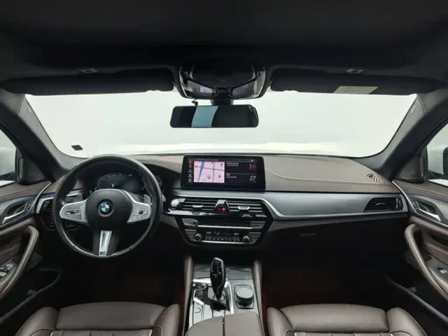 BMW 5 Series — Фото автомобиля 4