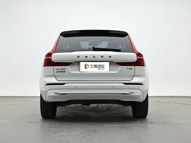 Volvo XC60 — Фото автомобиля 4