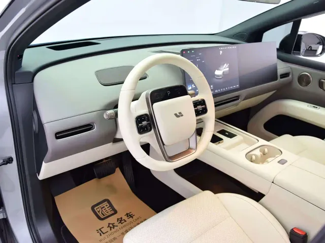 Li Auto i6 — Фото автомобиля 5
