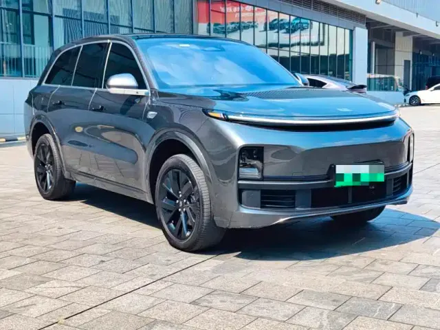 Li Auto Li L8 2023 Pro — Фото автомобиля 3