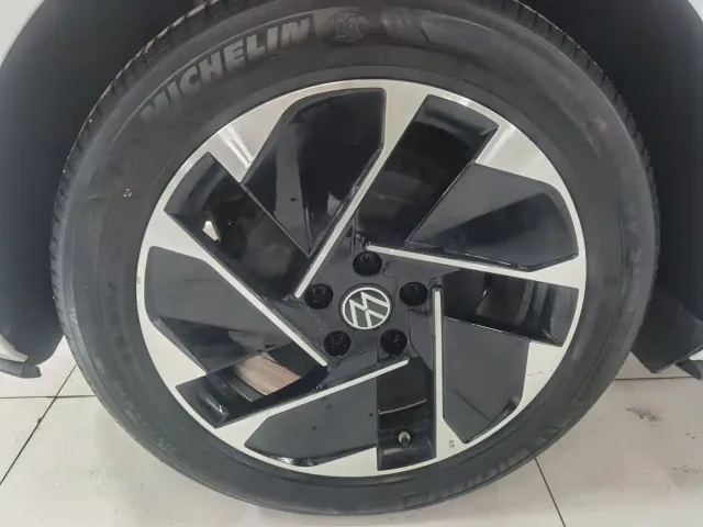 Volkswagen ID.3 — Фото автомобиля 24