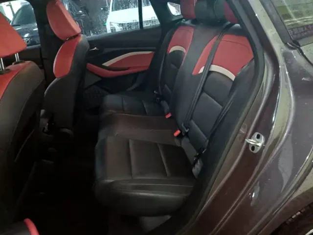 MG MG5 2022 180DVVT CVT Youth Luxury Edition — Фото автомобиля 16