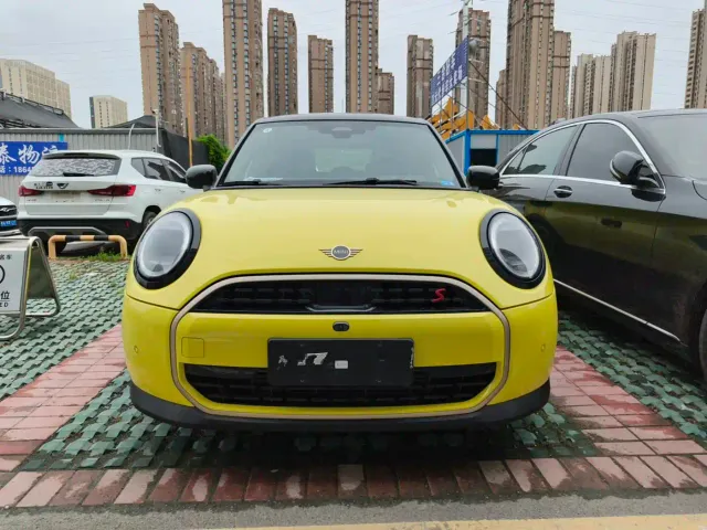MINI Hatch — Фото автомобиля 2
