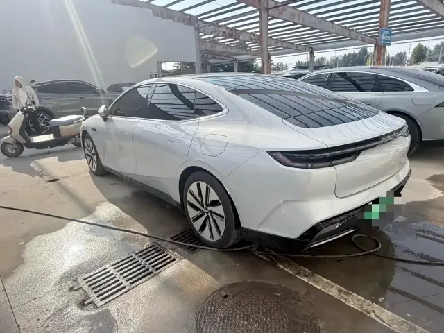 Geely Galaxy E8 — Фото автомобиля 3