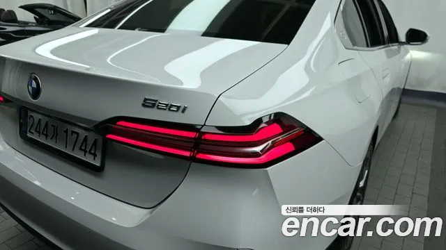 BMW 5-Series — Фото автомобиля 21