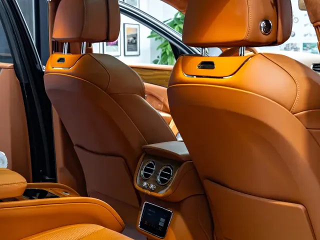 Bentley Bentayga — Фото автомобиля 20
