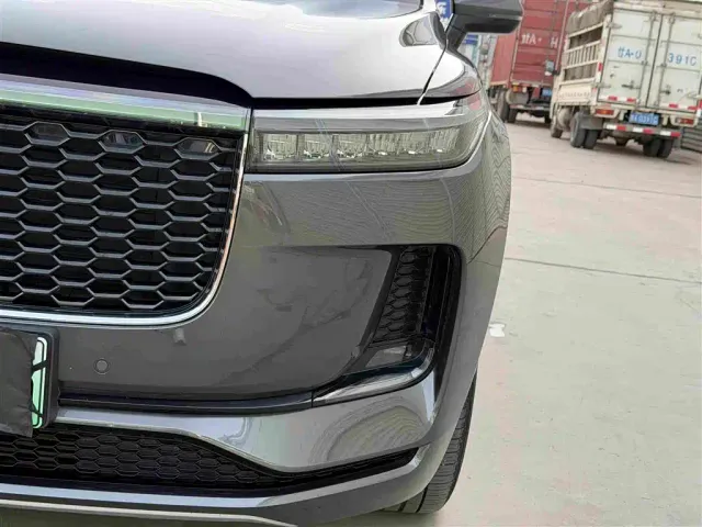 Li Auto ONE — Фото автомобиля 14
