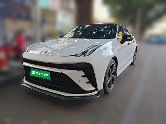 Фотография автомобиля — Lynk & Co 03