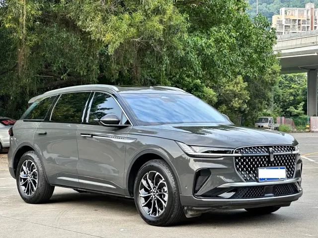 Lincoln Nautilus 2023 2.0T AWD Premium Edition — Фото автомобиля 3