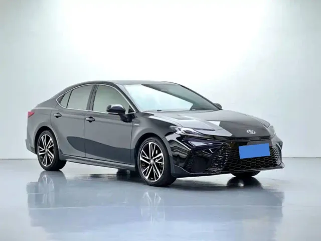 Toyota Camry — Фото автомобиля 3