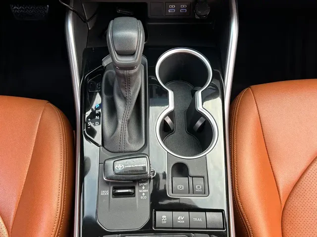 Toyota Highlander — Фото автомобиля 16