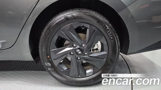 Hyundai AVANTE Avante (CN7) — Фото автомобиля 17