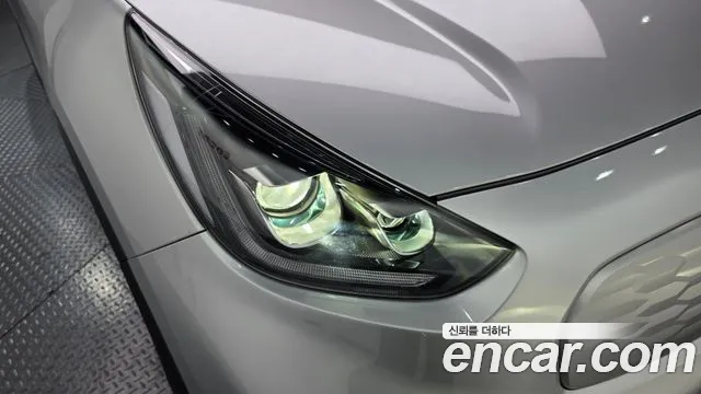 Kia Niro — Фото автомобиля 7