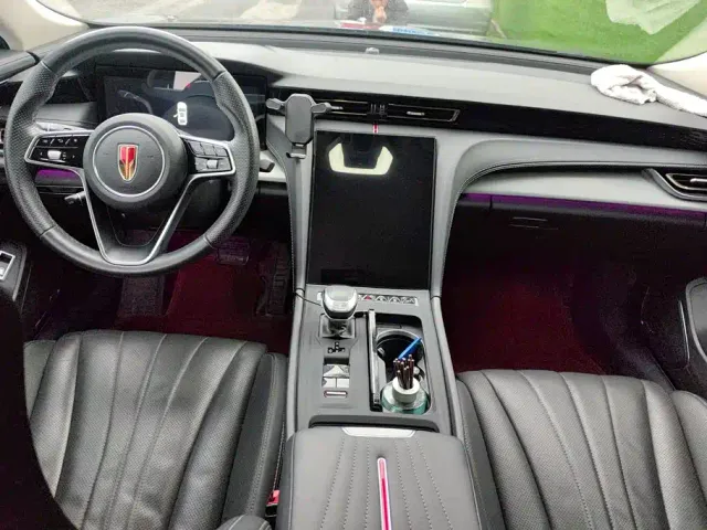 Hongqi H5 — Фото автомобиля 12