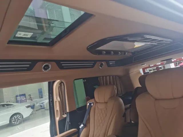 Mercedes-Benz V-Class — Фото автомобиля 15