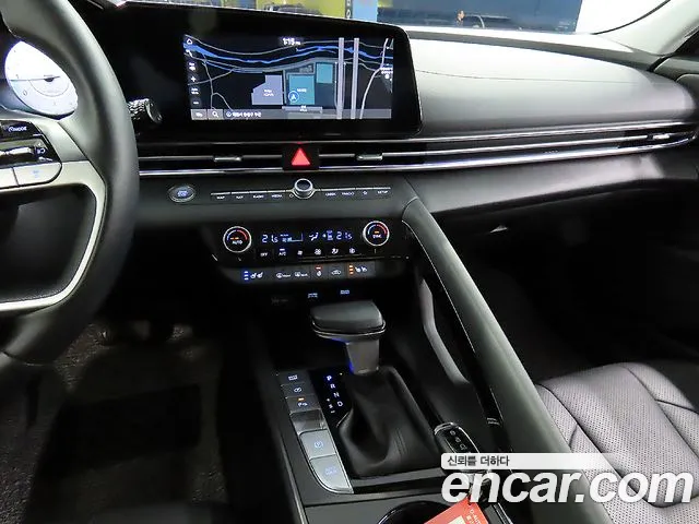 Hyundai Avante CN7 — Фото автомобиля 9