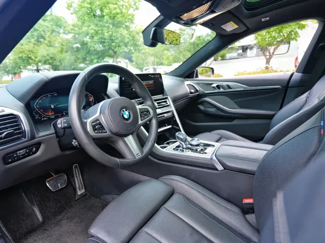 BMW 8 Series — Фото автомобиля 6