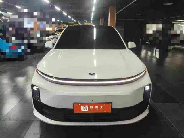 Li Auto L6 — Фото автомобиля 2