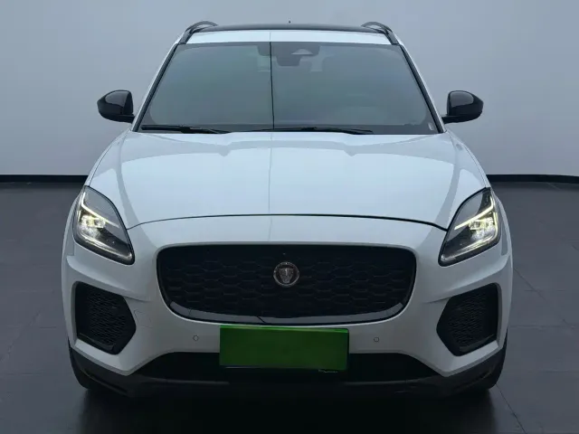 Jaguar E-PACE — Фото автомобиля 2
