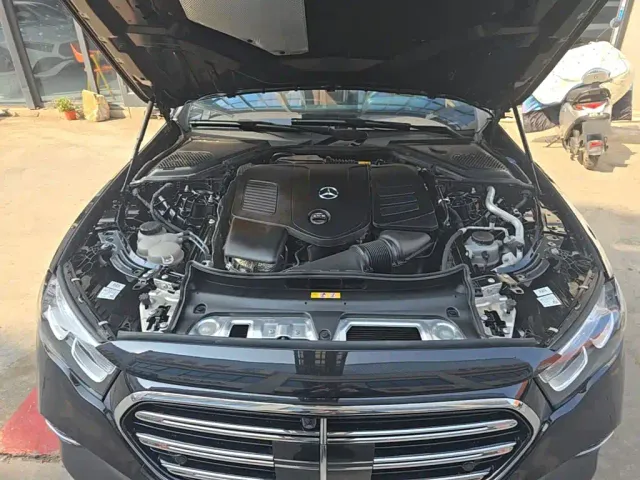 Mercedes-Benz E-Class — Фото автомобиля 19