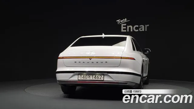 Hyundai Grandeur GN7 — Фото автомобиля 3