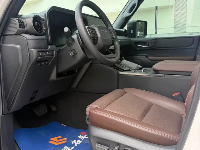 Toyota Prado — Фото автомобиля 10