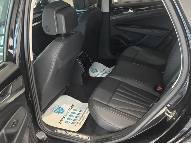 Volkswagen Passat — Фото автомобиля 7