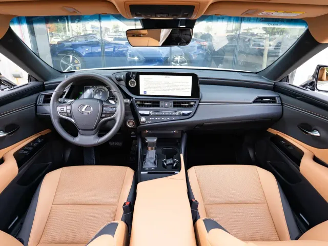 Lexus ES — Фото автомобиля 13