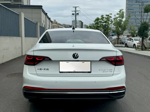 Volkswagen Sagitar — Фото автомобиля 5